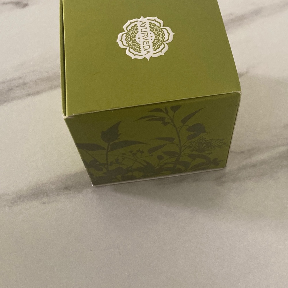 Purifying Protecting Night Cream — Green - Picture 14 of 15